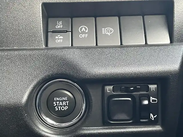 スズキ ジムニー XC 滋賀県 2023(令5)年 0.2万km ジャングルグリーン 社外ナビ/CD/DVD/Bluetooth/フルセグテレビ/バックカメラ/セーフティサポート/・デュアルセンサーブレーキサポート/・誤発進抑制機能/・車線逸脱警報機能/・ふらつき警報機能/・先行車発進お知らせ機能/・標識認識機能/アイドリングストップ/クルーズコントロール/LEDヘッドライト/オートライト/フォグランプ/シートヒーター/ドライブレコーダー