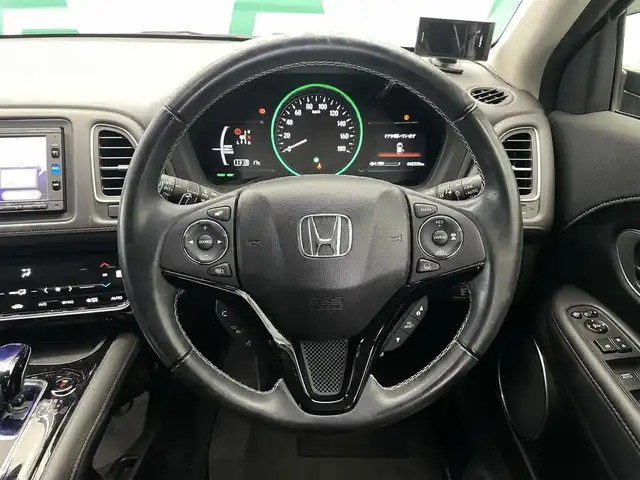 ホンダ ヴェゼル ハイブリッド Z ホンダセンシング 鹿児島県 2017(平29)年 4.3万km クリスタルブラックパール 禁煙車　/純正ナビ/・Bluetooth/・フルセグTV　/バックカメラ　/ＥＴＣ　/ドライブレコーダー　/衝突軽減　/シートヒーター　/純正アルミホイール　/ＬＥＤヘッドライト　/電格ミラー　/ドアバイザー　/純正フロアマット/スマートキー