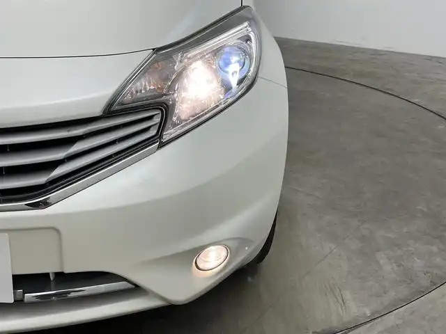 日産 ノート メダリスト 岡山県 2015(平27)年 8万km ブリリアントホワイトパール 純正ナビ（MM114D-W）/ETC/プッシュスタート/ハーフレザーシ-ト/LEDヘッドライト/オートライト/フォグライト/純正アルミホイール/オートエアコン/アイドリングストップ