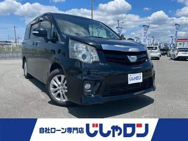 トヨタ ノア Si 大阪府 2013(平25)年 10.2万km ブラック (株)IDOMが運営する【じしゃロン堺店】の自社ローン専用車両になります。/こちらは現金またはオートローンご利用時の価格です。自社ローンご希望の方は別途その旨お申付け下さい