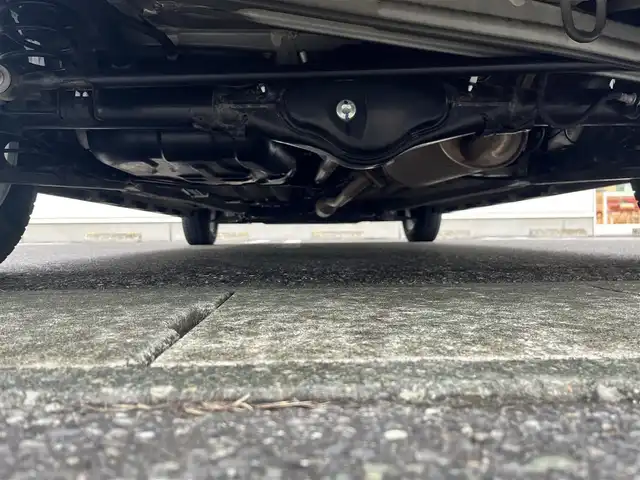 スズキ ソリオ HV MZ 岩手県 2023(令5)年 3.4万km スーパーブラックパール 純正メモリーナビ/AM/FM/CD/DVD/Bluetooth/フルセグTV/全方位カメラ/ドライブレコーダー/レーダークルーズコントロール/衝突被害軽減ブレーキ/レーンキープアシスト/横滑り防止装置/アイドリングストップ/シートヒーター/オートライト/LEDヘッドライト/スマートキー/プッシュスタート/電動格納ミラー/社外14インチAW/純正AWノーマルタイヤ車載/純正フロアマット/純正ドアバイザー