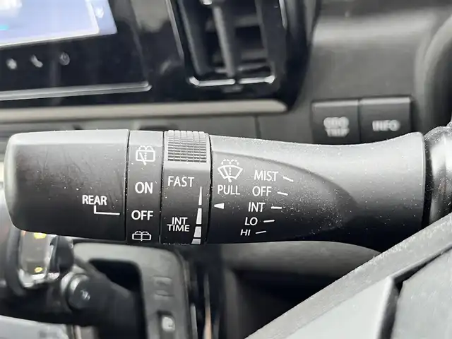 スズキ ソリオ HV MZ 岩手県 2023(令5)年 3.4万km スーパーブラックパール 純正メモリーナビ/AM/FM/CD/DVD/Bluetooth/フルセグTV/全方位カメラ/ドライブレコーダー/レーダークルーズコントロール/衝突被害軽減ブレーキ/レーンキープアシスト/横滑り防止装置/アイドリングストップ/シートヒーター/オートライト/LEDヘッドライト/スマートキー/プッシュスタート/電動格納ミラー/社外14インチAW/純正AWノーマルタイヤ車載/純正フロアマット/純正ドアバイザー