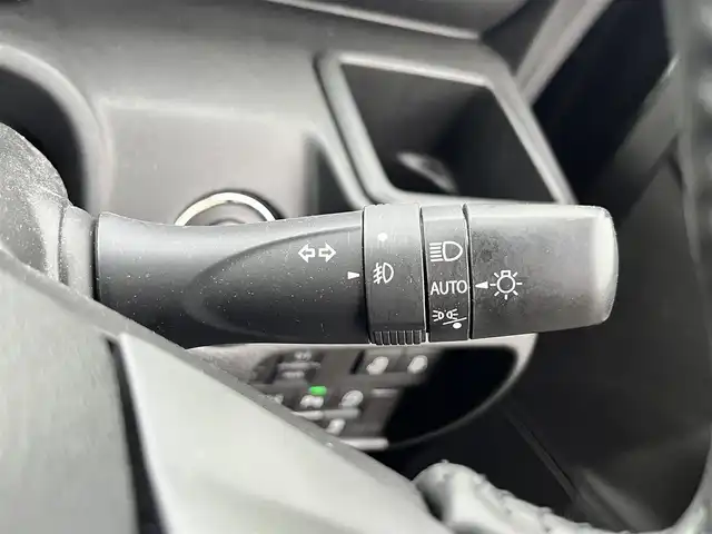 スズキ ソリオ HV MZ 岩手県 2023(令5)年 3.4万km スーパーブラックパール 純正メモリーナビ/AM/FM/CD/DVD/Bluetooth/フルセグTV/全方位カメラ/ドライブレコーダー/レーダークルーズコントロール/衝突被害軽減ブレーキ/レーンキープアシスト/横滑り防止装置/アイドリングストップ/シートヒーター/オートライト/LEDヘッドライト/スマートキー/プッシュスタート/電動格納ミラー/社外14インチAW/純正AWノーマルタイヤ車載/純正フロアマット/純正ドアバイザー