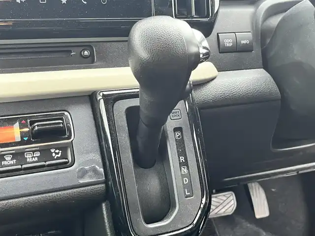 スズキ ソリオ HV MZ 岩手県 2023(令5)年 3.4万km スーパーブラックパール 純正メモリーナビ/AM/FM/CD/DVD/Bluetooth/フルセグTV/全方位カメラ/ドライブレコーダー/レーダークルーズコントロール/衝突被害軽減ブレーキ/レーンキープアシスト/横滑り防止装置/アイドリングストップ/シートヒーター/オートライト/LEDヘッドライト/スマートキー/プッシュスタート/電動格納ミラー/社外14インチAW/純正AWノーマルタイヤ車載/純正フロアマット/純正ドアバイザー