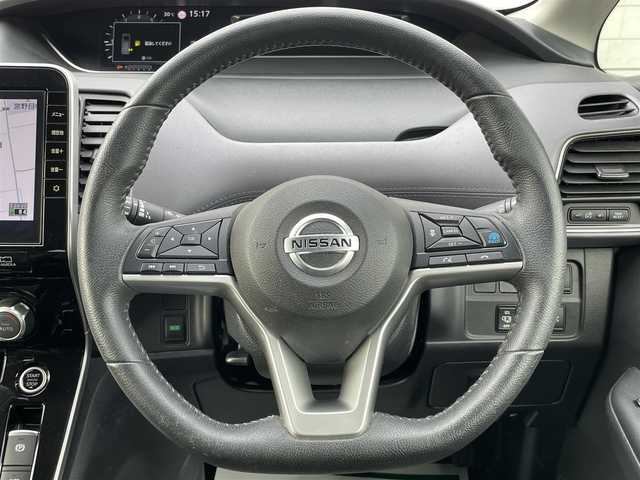 日産 セレナ ハイウェイスター V 岩手県 2020(令2)年 7.7万km ブリリアントホワイトパール 2トーン 禁煙車/4WD/ワンオーナー/両側パワースライドドア/フリップダウンモニター/純正10インチナビ/→フルセグTV/Bluetooth/CD/DVD/FM/AM/バックカメラ/全方位カメラ/ステアリングスイッチ（ナビ連動）/ハンズフリーオートスライドドア/インテリジェントクルーズコントロール/ブラインドスポットミニター/前後コーナーセンサー/電子パーキング/オートホールド/〇プッシュスタート/〇電動格納ミラー/〇ウィンカーミラー/〇ドアバイザー/〇フロアマット/〇USBポート/〇シガーソケット/オートライト/フォグライト/ドライブレコーダー/ビルトインETC/2列目サンシェード