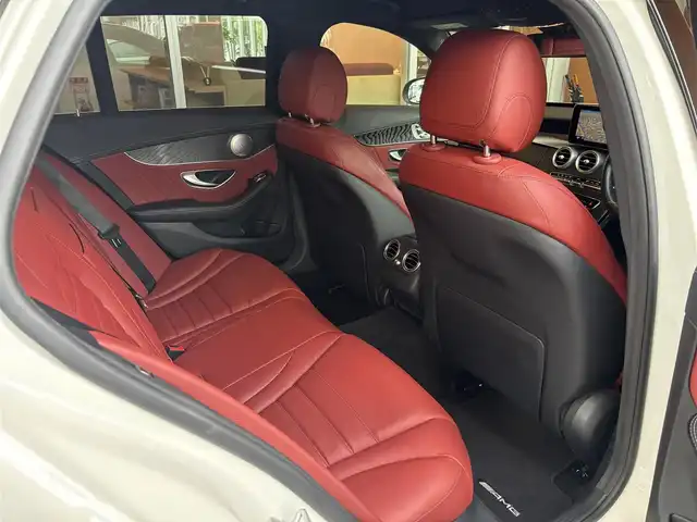 メルセデス・ベンツ Ｃ２００ ワゴン スポーツ 本革 宮城県 2015(平27)年 5.7万km ポーラホワイト AMGラインパッケージ/レザーエクスクルーシブパッケージ/純正HDDナビ/バックカメラ/フルセグTV/Bluetooth接続/CD/DVD再生/赤革シート/パワーシート/シートヒーター/ステアリングスイッチ/パドルシフト/パフュームアトマイザー/アイドリングストップ/ACC/レーンキープアシスト/パワーバックドア/LEDヘッドライト/アダプティブヘッドライト/ETC/ブルメスターサウンドシステム/ヘッドアップディスプレイ/ジュンセ尾18インチAW(夏)/保証書/取扱説明書/スペアキー×１