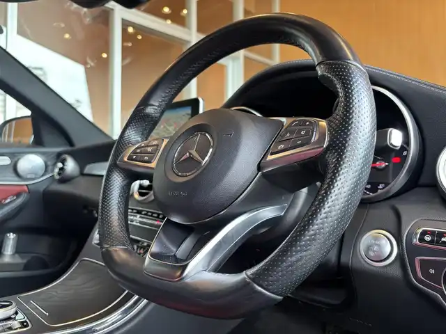 メルセデス・ベンツ Ｃ２００ ワゴン スポーツ 本革 宮城県 2015(平27)年 5.7万km ポーラホワイト AMGラインパッケージ/レザーエクスクルーシブパッケージ/純正HDDナビ/バックカメラ/フルセグTV/Bluetooth接続/CD/DVD再生/赤革シート/パワーシート/シートヒーター/ステアリングスイッチ/パドルシフト/パフュームアトマイザー/アイドリングストップ/ACC/レーンキープアシスト/パワーバックドア/LEDヘッドライト/アダプティブヘッドライト/ETC/ブルメスターサウンドシステム/ヘッドアップディスプレイ/ジュンセ尾18インチAW(夏)/保証書/取扱説明書/スペアキー×１
