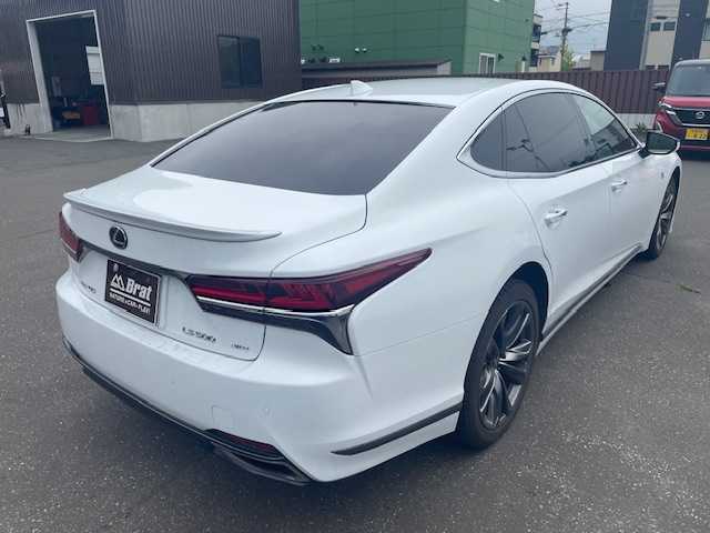 レクサス ＬＳ 500 Fスポーツ 道央・札幌 2018(平30)年 4.9万km ホワイトノーヴァガラスフレーク ＴＲＤフロント，リアスポイラー　/サンルーフ　/革シート　/メーカーナビ　/全方位カメラ　/マークレビンソン　/電動リアサンシェード　/純正２０インチアルミホイール　/レーダークルーズ　/ＬＥＤヘッドライト　/全席シートヒーター/ビルトインETC/全ドアイージークローザー