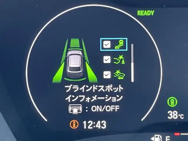 ホンダ ヴェゼル ハイブリッド e:HEV Z 佐賀県 2025(令7)年 0.1千km プラチナホワイトパール 登録済未使用車/DN登録時走行距離２ｋｍ/純正9型ナビゲーション/・AM/FM/BT//・Appple Car Play/Android Auto//・バックカメラ/ブラインドスポットモニター/パワーバックドア/純正18インチアルミホイール/ハーフレザーシート/シートヒーター「運転席/助手席」/アダプティブLEDヘッドライト/スマートキー/・スペアキー1本/ビルトインETC2.0/ホンダセンシング/・衝突軽減ブレーキ/・踏み間違え衝突軽減システム/・歩行者事故低減ステアリング /・車線維持支援システム/・アダプティブ・クルーズ・コントロール/・渋滞運転支援機能/・先行車発進お知らせ機能 /・標識認識機能/・ヒルスタートアシスト