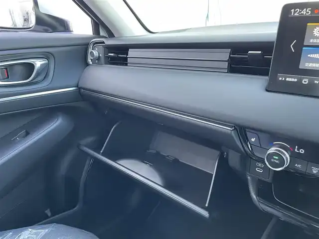 ホンダ ヴェゼル ハイブリッド e:HEV Z 佐賀県 2025(令7)年 0.1千km プラチナホワイトパール 登録済未使用車/DN登録時走行距離２ｋｍ/純正9型ナビゲーション/・AM/FM/BT//・Appple Car Play/Android Auto//・バックカメラ/ブラインドスポットモニター/パワーバックドア/純正18インチアルミホイール/ハーフレザーシート/シートヒーター「運転席/助手席」/アダプティブLEDヘッドライト/スマートキー/・スペアキー1本/ビルトインETC2.0/ホンダセンシング/・衝突軽減ブレーキ/・踏み間違え衝突軽減システム/・歩行者事故低減ステアリング /・車線維持支援システム/・アダプティブ・クルーズ・コントロール/・渋滞運転支援機能/・先行車発進お知らせ機能 /・標識認識機能/・ヒルスタートアシスト