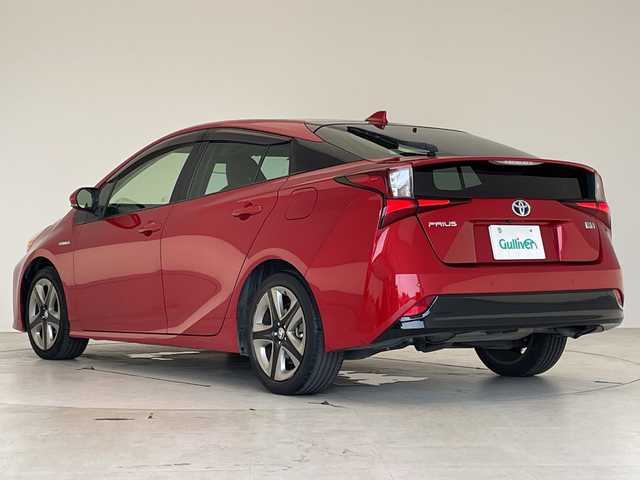 トヨタ プリウス Sツーリングセレクション 愛知県 2019(令1)年 5.5万km エモーショナルレッドⅡ 純正７型SDナビ（SDなし）/レーダークルーズコントロール/シートヒーター/バックカメラ/コーナーセンサー/純正アルミホイール/LEDヘッドライト/オートマチックハイビーム/衝突軽減システム/フルセグ/CD/DVD/Bluetooth/ETC/ステアリングスイッチ/スマートキー/プッシュスタート
