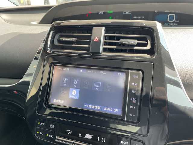 トヨタ プリウス Sツーリングセレクション 愛知県 2019(令1)年 5.5万km エモーショナルレッドⅡ 純正７型SDナビ（SDなし）/レーダークルーズコントロール/シートヒーター/バックカメラ/コーナーセンサー/純正アルミホイール/LEDヘッドライト/オートマチックハイビーム/衝突軽減システム/フルセグ/CD/DVD/Bluetooth/ETC/ステアリングスイッチ/スマートキー/プッシュスタート