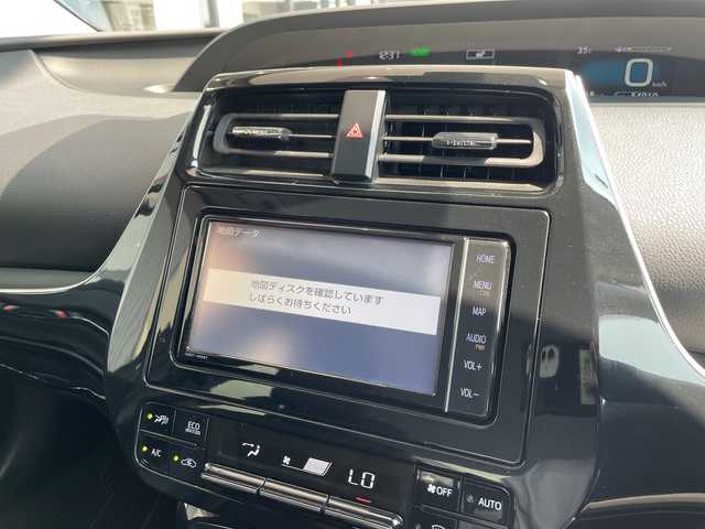 トヨタ プリウス Sツーリングセレクション 愛知県 2019(令1)年 5.5万km エモーショナルレッドⅡ 純正７型SDナビ（SDなし）/レーダークルーズコントロール/シートヒーター/バックカメラ/コーナーセンサー/純正アルミホイール/LEDヘッドライト/オートマチックハイビーム/衝突軽減システム/フルセグ/CD/DVD/Bluetooth/ETC/ステアリングスイッチ/スマートキー/プッシュスタート