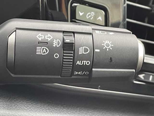 レクサス ＮＸ 350h バージョンL 茨城県 2023(令5)年 2万km ソニッククォーツ 純正ナビ　/-BT/AM/FM/TV/SD/レーダークルーズコントロール　/全方位カメラ　/ＥＴＣ2.0　/パーキングアシスト　/デジタルインナーミラー　/サンルーフ/レザーシート　/D席N席シートヒーター　/D席N席シートエアコン　/D席N席パワーシート　/ＬＥＤライト　/コーナーセンサー前後/アイドリングストップ/オートライト/オートマチックハイビーム/レーンキープアシスト/電動リアゲート