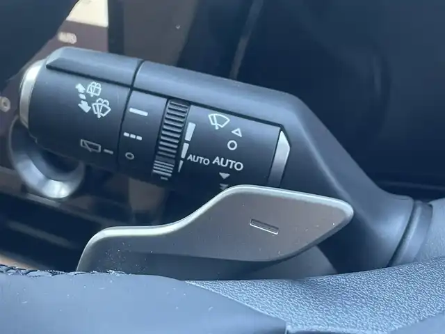 レクサス ＮＸ 350h バージョンL 佐賀県 2023(令5)年 2万km ソニッククォーツ サンルーフ/デジタルインナーミラー/レクサスセーフティシステム＋/・プリクラッシュセーフティ/・レーンキープアシスト/・レーダークルーズコントロール/・オートマチックハイビーム/クリアランスソナー/ブラインドスポットモニター/パーキングアシスト/パーキングサポートブレーキ/プロアクティブドライビングアシスト/純正ディスプレイ/・コネクトナビ/・パノラミックビューモニター/・フルセグTV/BT/純正前後ドラレコ/LEDヘッドライト/フォグランプ/ETC2.0/純正20インチAW/茶革シート/パワーシート/シートメモリ/シートヒーター/シートベンチレーション/パワーバックドア/革巻きステアリング/パドルシフト/ステアリングヒーター/電動パーキングスイッチ/ブレーキホールド/ヘッドアップディスプレイ/後席100V電源/トノカバー/ラゲッジマット/スペアキー×１/カードキー×1/取扱説明/保証書