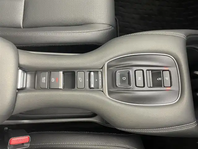 ホンダ ＺＲ－Ｖ ハイブリッド e:HEV Z 茨城県 2023(令5)年 1.4万km ミッドナイトブルービームM Honda CONNECTディスプレー＋ナビTVキッド/Bluetooth/フルセグ/radio//BOSEプレミアムサウンド/マルチビューカメラシステム/Honda SENSING/ETC2.0/BSM/D+N席パワーシート/シートヒーター/運転席＋助手席＋リア左右/ETC2.0車載器/オートマチックハイビーム/アクティブコーナリングライト/パドルシフト