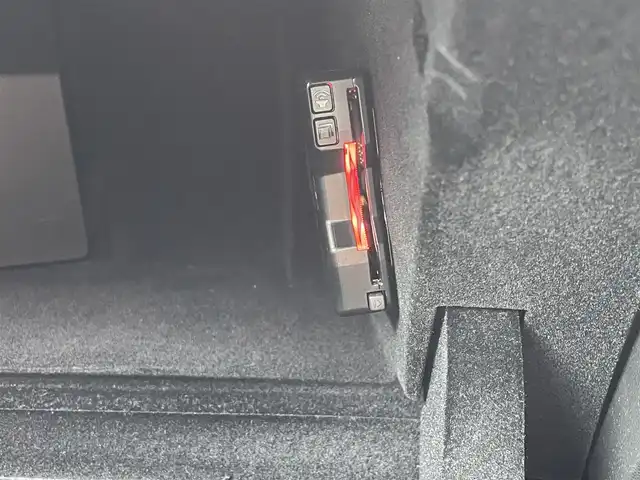 プジョー プジョー ３０８ SW GT ブルーHDi 東京都 2023(令5)年 2.3万km 白 純正ナビ/USB/Bluetooth/純正ミラースクリーン/アンビエントライト/360°カメラ/前後ドライブレコーダー/ETC/ACC/BSM/LKA/サンルーフ/ワイヤレス充電/ハーフレザーシート/シートヒーター/パワーバックドア