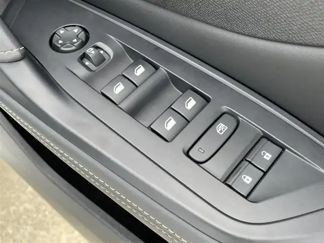 プジョー プジョー ３０８ SW GT ブルーHDi 東京都 2023(令5)年 2.3万km 白 純正ナビ/USB/Bluetooth/純正ミラースクリーン/アンビエントライト/360°カメラ/前後ドライブレコーダー/ETC/ACC/BSM/LKA/サンルーフ/ワイヤレス充電/ハーフレザーシート/シートヒーター/パワーバックドア