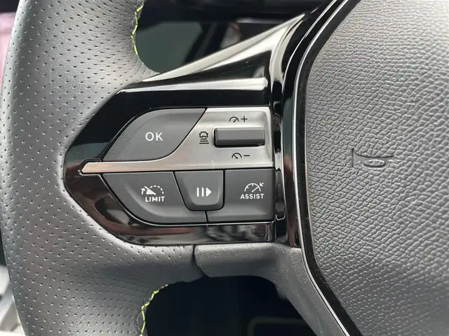 プジョー プジョー ３０８ SW GT ブルーHDi 東京都 2023(令5)年 2.3万km 白 純正ナビ/USB/Bluetooth/純正ミラースクリーン/アンビエントライト/360°カメラ/前後ドライブレコーダー/ETC/ACC/BSM/LKA/サンルーフ/ワイヤレス充電/ハーフレザーシート/シートヒーター/パワーバックドア