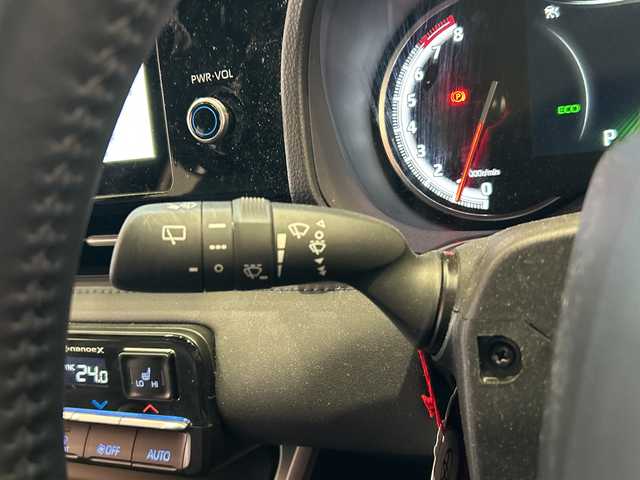 トヨタ ヴォクシー S－Z 埼玉県 2024(令6)年 0.8万km ホワイトパールクリスタルシャイン トヨタセーフティーセンス /快適利便パッケージHigh /純正ディスプレイオーディオ/　　ナビ機能有/CD/DVD/BT/ フルセグ/バック/フロント/サイドカメラ /両側パワースライドドア /パワーバックドア /レーダークルーズコントロール /LEDオートライト/ハーフレザーシート/シートヒーター/純正17インチアルミホイール/ステアリングヒーター/ステアリングスイッチ/純正ETC2.0/禁煙車