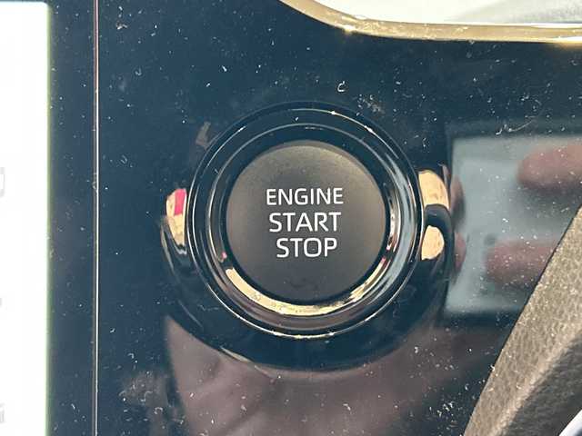 トヨタ ヴォクシー S－Z 埼玉県 2024(令6)年 0.8万km ホワイトパールクリスタルシャイン トヨタセーフティーセンス /快適利便パッケージHigh /純正ディスプレイオーディオ/　　ナビ機能有/CD/DVD/BT/ フルセグ/バック/フロント/サイドカメラ /両側パワースライドドア /パワーバックドア /レーダークルーズコントロール /LEDオートライト/ハーフレザーシート/シートヒーター/純正17インチアルミホイール/ステアリングヒーター/ステアリングスイッチ/純正ETC2.0/禁煙車