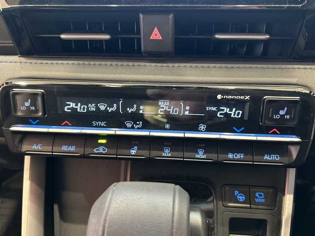 トヨタ ヴォクシー S－Z 埼玉県 2024(令6)年 0.8万km ホワイトパールクリスタルシャイン トヨタセーフティーセンス /快適利便パッケージHigh /純正ディスプレイオーディオ/　　ナビ機能有/CD/DVD/BT/ フルセグ/バック/フロント/サイドカメラ /両側パワースライドドア /パワーバックドア /レーダークルーズコントロール /LEDオートライト/ハーフレザーシート/シートヒーター/純正17インチアルミホイール/ステアリングヒーター/ステアリングスイッチ/純正ETC2.0/禁煙車