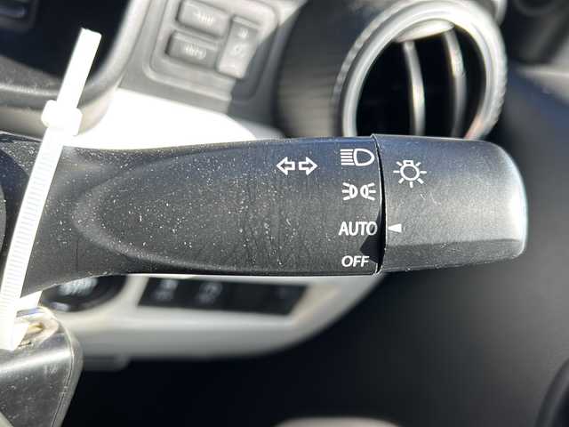 スズキ イグニス ハイブリッド MX 鳥取県 2021(令3)年 5.4万km ピュアホワイトP デュアルカメラブレーキサポート/KENWOODナビ【KXM-E505W】/・フルセグ/CD/DVD/Bluetooth/バックカメラ/スマートキー/プッシュスタート/ビルトインETC/前席シートヒーター/純正16AW/ABS/横滑り防止装置/レーンキープアシスト/オートライト/W&サイドエアバック/カーテンエアバック