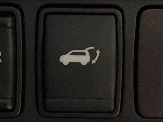 日産 エクストレイル 20Xi 広島県 2020(令2)年 4.8万km ダイヤモンドブラック 純正ナビ/全周囲カメラ/電動リアゲート/パワーシート/シートヒーター/インテリジェントルームミラー/ブラインドスポットモニター/ドラレコ/ＥＴＣ/オートマチックハイビーム/電動パーキングブレーキ/衝突被害軽減/レーンキープ/オートマチックハイビーム/純正18インチアルミホイール(225/60/R18)/エアバッグ(運転席/助手席)