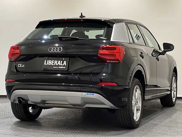 アウディ Ｑ２ 30TFSIスポーツ 新潟県 2020(令2)年 2.4万km ミトスブラックメタリック コンビニエンスパッケージ/・アドバンストキーシステム/・アウディパーキングシステム/LEDライトパッケージ/・LEDヘッドライト/・ライティングパッケージ/セーフティパッケージ/・サイドアシスト/・アクティブレーンアシスト/・トラフィックジャムアシスト/・ハイビームアシスト/ベーシックパッケージ/・デラックスオートマチックエアコンディショナー/・レイン/ライトセンサー/・アウディプレセンスフロント/アダプティブクルーズコントロール/純正HDDナビ/・TV/FM/AM/Bluetooth/バックカメラ/シートヒーター/ＥＴＣ2.0