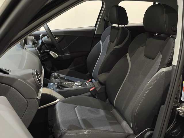 アウディ Ｑ２ 30TFSIスポーツ 新潟県 2020(令2)年 2.4万km ミトスブラックメタリック コンビニエンスパッケージ/・アドバンストキーシステム/・アウディパーキングシステム/LEDライトパッケージ/・LEDヘッドライト/・ライティングパッケージ/セーフティパッケージ/・サイドアシスト/・アクティブレーンアシスト/・トラフィックジャムアシスト/・ハイビームアシスト/ベーシックパッケージ/・デラックスオートマチックエアコンディショナー/・レイン/ライトセンサー/・アウディプレセンスフロント/アダプティブクルーズコントロール/純正HDDナビ/・TV/FM/AM/Bluetooth/バックカメラ/シートヒーター/ＥＴＣ2.0