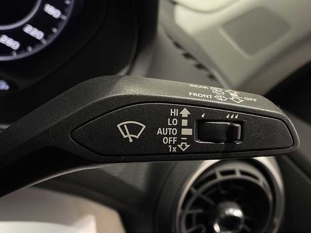 アウディ Ｑ２ 30TFSIスポーツ 新潟県 2020(令2)年 2.4万km ミトスブラックメタリック コンビニエンスパッケージ/・アドバンストキーシステム/・アウディパーキングシステム/LEDライトパッケージ/・LEDヘッドライト/・ライティングパッケージ/セーフティパッケージ/・サイドアシスト/・アクティブレーンアシスト/・トラフィックジャムアシスト/・ハイビームアシスト/ベーシックパッケージ/・デラックスオートマチックエアコンディショナー/・レイン/ライトセンサー/・アウディプレセンスフロント/アダプティブクルーズコントロール/純正HDDナビ/・TV/FM/AM/Bluetooth/バックカメラ/シートヒーター/ＥＴＣ2.0