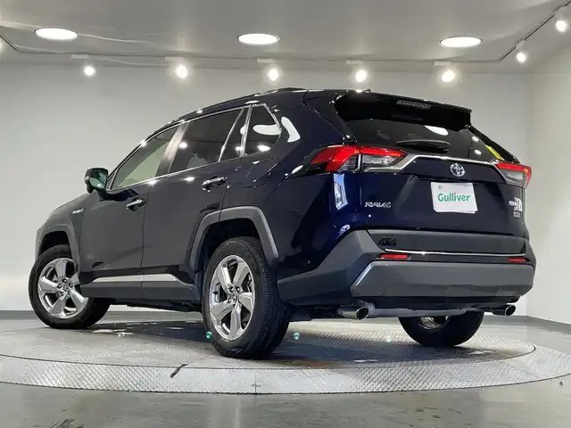 トヨタ ＲＡＶ４ ハイブリットG 愛知県 2020(令2)年 9.2万km ダークブルーマイカ 社外メモリナビ（NXV9970)/・AM/FM/CD/DVD/Bluetooth/・フルセグテレビ/衝突軽減ブレーキ/車線逸脱警報機能/レーダークルーズコントロール/ブラインドスポットモニター/リヤクロストラフィックアラート/ステアリングヒーター/シートメモリ/オートライト/オートマチックハイビーム/オートエアコン/シートヒーター（D席+N席）/バックカメラ/ドライブレコーダー/ETC/純正18インチアルミホイル/コーナーセンサー/スマートキー/スペアキー/プッシュスタートボタン/LEDヘッドライト/純正フロアマット/保証書/取扱説明書