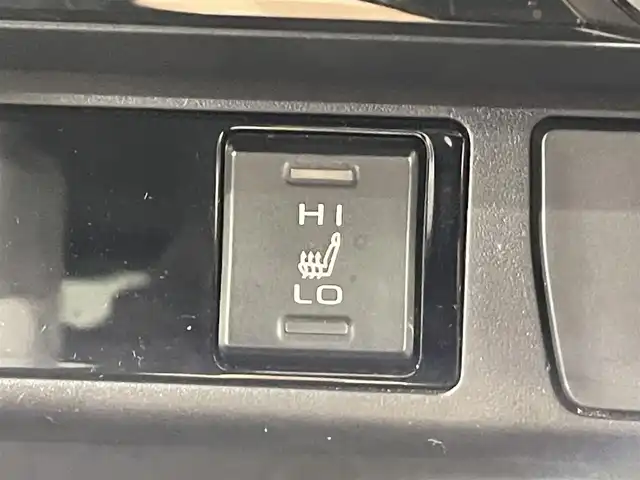 トヨタ ＲＡＶ４ ハイブリットG 愛知県 2020(令2)年 9.2万km ダークブルーマイカ 社外メモリナビ（NXV9970)/・AM/FM/CD/DVD/Bluetooth/・フルセグテレビ/衝突軽減ブレーキ/車線逸脱警報機能/レーダークルーズコントロール/ブラインドスポットモニター/リヤクロストラフィックアラート/ステアリングヒーター/シートメモリ/オートライト/オートマチックハイビーム/オートエアコン/シートヒーター（D席+N席）/バックカメラ/ドライブレコーダー/ETC/純正18インチアルミホイル/コーナーセンサー/スマートキー/スペアキー/プッシュスタートボタン/LEDヘッドライト/純正フロアマット/保証書/取扱説明書