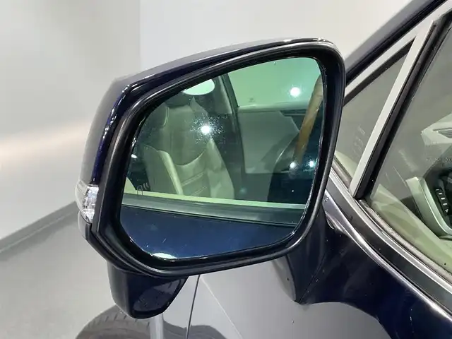 トヨタ ＲＡＶ４ ハイブリットG 愛知県 2020(令2)年 9.2万km ダークブルーマイカ 社外メモリナビ（NXV9970)/・AM/FM/CD/DVD/Bluetooth/・フルセグテレビ/衝突軽減ブレーキ/車線逸脱警報機能/レーダークルーズコントロール/ブラインドスポットモニター/リヤクロストラフィックアラート/ステアリングヒーター/シートメモリ/オートライト/オートマチックハイビーム/オートエアコン/シートヒーター（D席+N席）/バックカメラ/ドライブレコーダー/ETC/純正18インチアルミホイル/コーナーセンサー/スマートキー/スペアキー/プッシュスタートボタン/LEDヘッドライト/純正フロアマット/保証書/取扱説明書