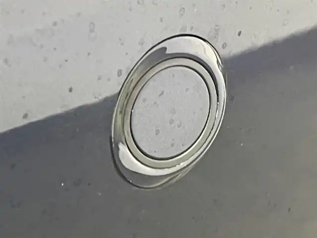 トヨタ ＲＡＶ４ ハイブリットG 愛知県 2020(令2)年 9.2万km ダークブルーマイカ 社外メモリナビ（NXV9970)/・AM/FM/CD/DVD/Bluetooth/・フルセグテレビ/衝突軽減ブレーキ/車線逸脱警報機能/レーダークルーズコントロール/ブラインドスポットモニター/リヤクロストラフィックアラート/ステアリングヒーター/シートメモリ/オートライト/オートマチックハイビーム/オートエアコン/シートヒーター（D席+N席）/バックカメラ/ドライブレコーダー/ETC/純正18インチアルミホイル/コーナーセンサー/スマートキー/スペアキー/プッシュスタートボタン/LEDヘッドライト/純正フロアマット/保証書/取扱説明書