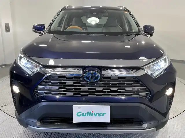 トヨタ ＲＡＶ４ ハイブリットG 愛知県 2020(令2)年 9.2万km ダークブルーマイカ 社外メモリナビ（NXV9970)/・AM/FM/CD/DVD/Bluetooth/・フルセグテレビ/衝突軽減ブレーキ/車線逸脱警報機能/レーダークルーズコントロール/ブラインドスポットモニター/リヤクロストラフィックアラート/ステアリングヒーター/シートメモリ/オートライト/オートマチックハイビーム/オートエアコン/シートヒーター（D席+N席）/バックカメラ/ドライブレコーダー/ETC/純正18インチアルミホイル/コーナーセンサー/スマートキー/スペアキー/プッシュスタートボタン/LEDヘッドライト/純正フロアマット/保証書/取扱説明書