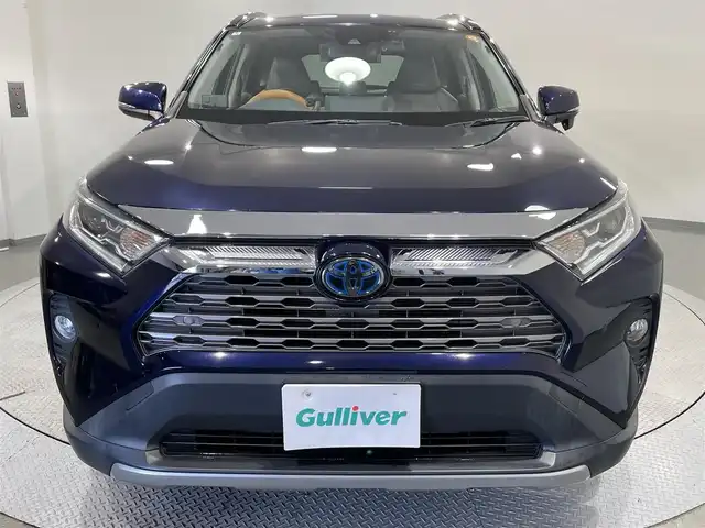 トヨタ ＲＡＶ４ ハイブリットG 愛知県 2020(令2)年 9.2万km ダークブルーマイカ 社外メモリナビ（NXV9970)/・AM/FM/CD/DVD/Bluetooth/・フルセグテレビ/衝突軽減ブレーキ/車線逸脱警報機能/レーダークルーズコントロール/ブラインドスポットモニター/リヤクロストラフィックアラート/ステアリングヒーター/シートメモリ/オートライト/オートマチックハイビーム/オートエアコン/シートヒーター（D席+N席）/バックカメラ/ドライブレコーダー/ETC/純正18インチアルミホイル/コーナーセンサー/スマートキー/スペアキー/プッシュスタートボタン/LEDヘッドライト/純正フロアマット/保証書/取扱説明書