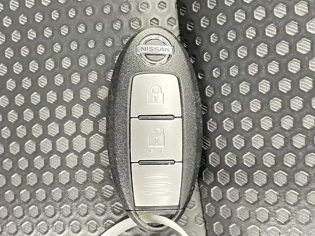 日産 エクストレイル 20X エマージェンシーブレーキ 千葉県 2016(平28)年 6.5万km スチールブルー 禁煙車/エマージェンシーブレーキ/純正ナビ/・MM115D-W/・CD/BT/フルセグ/バックカメラ/前席シートヒーター/撥水シート/車線逸脱警報/コーナーセンサー/ETC/オートライト/スマートキー/純正アルミホイール/横滑り防止装置