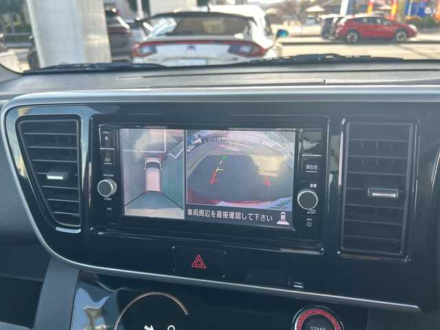 日産 デイズ ルークス ハイウェイスター Gターボ 東京都 2017(平29)年 2.7万km スパークリングレッド/ブラック 純正ナビ（MM317D-W）/・Bluetooth/TV/CD/DVD/SD/クルーズコントロール/横滑り防止装置/盗難防止装置/オートライト/ハイビームアシスト/衝突被害軽減システム/コーナーセンサー/ドライブレコーダー/15インチ純正アルミホイール/アラウンドビューモニター/プッシュスタート/アイドリングストップ/パワースライドドア/後席用サーキュレーター/後席サンシェード/オプションカラー：スパークリングレッド（Ｍ）／ブラック（Ｐ）２トーン/スペアキー1本/ETC