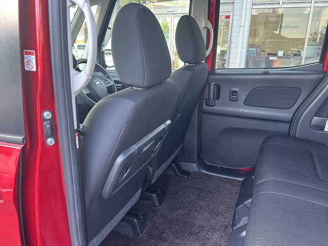 日産 デイズ ルークス ハイウェイスター Gターボ 東京都 2017(平29)年 2.7万km スパークリングレッド/ブラック 純正ナビ（MM317D-W）/・Bluetooth/TV/CD/DVD/SD/クルーズコントロール/横滑り防止装置/盗難防止装置/オートライト/ハイビームアシスト/衝突被害軽減システム/コーナーセンサー/ドライブレコーダー/15インチ純正アルミホイール/アラウンドビューモニター/プッシュスタート/アイドリングストップ/パワースライドドア/後席用サーキュレーター/後席サンシェード/オプションカラー：スパークリングレッド（Ｍ）／ブラック（Ｐ）２トーン/スペアキー1本/ETC