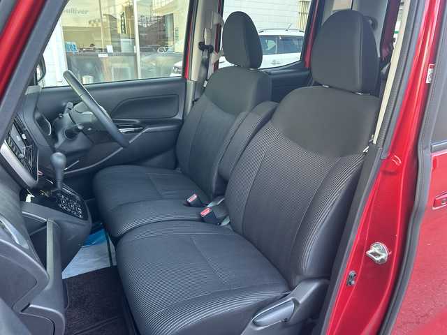 日産 デイズ ルークス ハイウェイスター Gターボ 東京都 2017(平29)年 2.7万km スパークリングレッド/ブラック 純正ナビ（MM317D-W）/・Bluetooth/TV/CD/DVD/SD/クルーズコントロール/横滑り防止装置/盗難防止装置/オートライト/ハイビームアシスト/衝突被害軽減システム/コーナーセンサー/ドライブレコーダー/15インチ純正アルミホイール/アラウンドビューモニター/プッシュスタート/アイドリングストップ/パワースライドドア/後席用サーキュレーター/後席サンシェード/オプションカラー：スパークリングレッド（Ｍ）／ブラック（Ｐ）２トーン/スペアキー1本/ETC