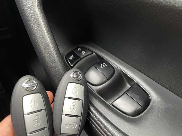 日産 エクストレイル 20Xtt エマージェンシーブレーキ 青森県 2017(平29)年 9.6万km ブリリアントホワイトパール 4WD/純正メーカーナビ・フルセグTV/CD・DVD・Bluetooth/アラウンドビューモニター/パワーバックドア/前席シートヒーター/エマージェンシーブレーキ/踏み間違い衝突防止アシスト/車線逸脱警報/フロント・バックソナー/ブラインドスポットウォーニング/クルーズコントロール/パーキングアシスト/ビルトインETC/LEDヘッドライト/フォグランプ/純正18インチアルミ/インテリキー/プッシュスタート