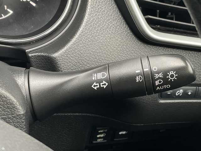 日産 エクストレイル 20Xtt エマージェンシーブレーキ 青森県 2017(平29)年 9.6万km ブリリアントホワイトパール 4WD/純正メーカーナビ・フルセグTV/CD・DVD・Bluetooth/アラウンドビューモニター/パワーバックドア/前席シートヒーター/エマージェンシーブレーキ/踏み間違い衝突防止アシスト/車線逸脱警報/フロント・バックソナー/ブラインドスポットウォーニング/クルーズコントロール/パーキングアシスト/ビルトインETC/LEDヘッドライト/フォグランプ/純正18インチアルミ/インテリキー/プッシュスタート