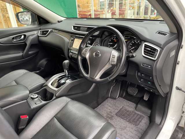 日産 エクストレイル 20Xtt エマージェンシーブレーキ 青森県 2017(平29)年 9.6万km ブリリアントホワイトパール 4WD/純正メーカーナビ・フルセグTV/CD・DVD・Bluetooth/アラウンドビューモニター/パワーバックドア/前席シートヒーター/エマージェンシーブレーキ/踏み間違い衝突防止アシスト/車線逸脱警報/フロント・バックソナー/ブラインドスポットウォーニング/クルーズコントロール/パーキングアシスト/ビルトインETC/LEDヘッドライト/フォグランプ/純正18インチアルミ/インテリキー/プッシュスタート