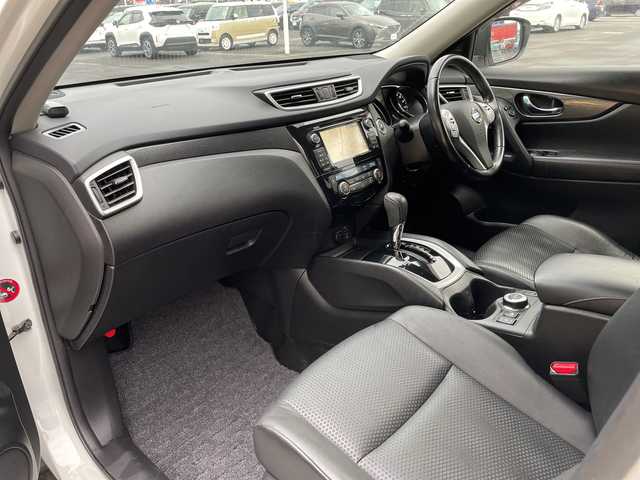 日産 エクストレイル 20Xtt エマージェンシーブレーキ 青森県 2017(平29)年 9.6万km ブリリアントホワイトパール 4WD/純正メーカーナビ・フルセグTV/CD・DVD・Bluetooth/アラウンドビューモニター/パワーバックドア/前席シートヒーター/エマージェンシーブレーキ/踏み間違い衝突防止アシスト/車線逸脱警報/フロント・バックソナー/ブラインドスポットウォーニング/クルーズコントロール/パーキングアシスト/ビルトインETC/LEDヘッドライト/フォグランプ/純正18インチアルミ/インテリキー/プッシュスタート