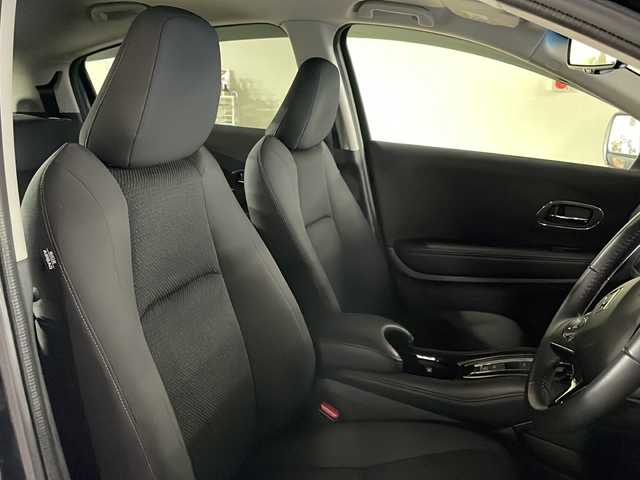 ホンダ ヴェゼル ハイブリッド X ホンダセンシング 広島県 2020(令2)年 2万km ミッドナイトブルービームM 禁煙車/純正８型ナビ/バックカメラ/レーダークルーズコントロール/自動防眼ミラー/パドルシフト/ＥＴＣ/ドラレコ/衝突被害軽減/レーンキープアシスト/ＬＥＤヘッドライト/ホールド機能付電動パーキングブレーキ/エアバッグ(運転席/助手席/サイド/カーテン)/純正16インチアルミホイール(215/60/R16)