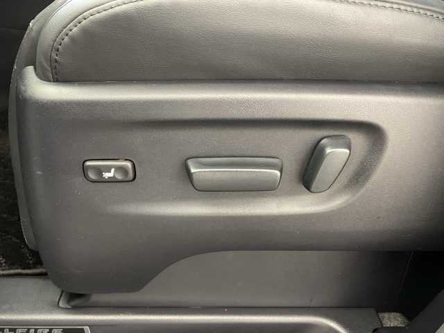 トヨタ ヴェルファイア Z Gエディション 愛媛県 2019(令1)年 5.3万km ホワイトパールクリスタルシャイン 純正12.3インチ後席モニター/純正１０インチナビ（NSZN-Z68T）/フルセグTV/Bluetooth/DVD再生/ドライブレコーダー/オットマンシート/衝突被害軽減ブレーキ/アダプティブクルーズコントロール/シートヒーター/シートクーラー/両側電動スライドドア/電動リアゲート/ＥＴＣ２．０