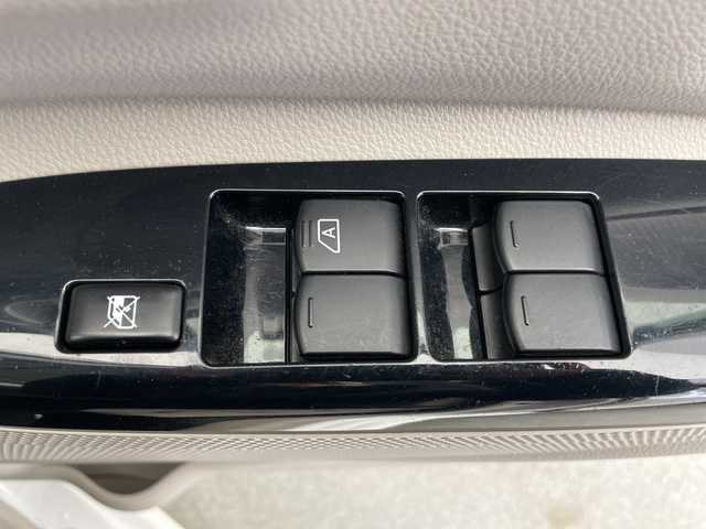 三菱 ｅＫスペース E 長野県 2017(平29)年 2.3万km シルキーホワイト パナソニックナビ/ＣＤ再生/地デジＴＶ/両側スライドドア/アイドリングストップ/ライトレベライザー/電動格納ミラー/ＥＴＣ/キーレス/フロアマット