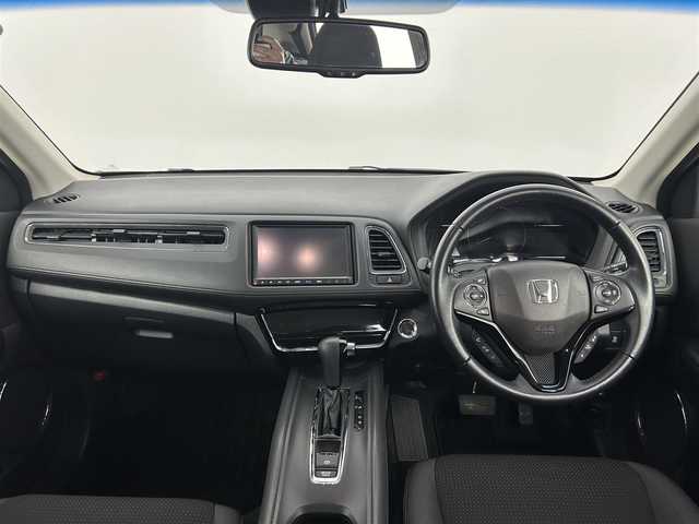 ホンダ ヴェゼル X ホンダセンシング 道央・札幌 2020(令2)年 3.3万km プラチナホワイトパール ・4WD/・コンフォートビューパッケージ/・純正SDナビ/・CD/DVD/SD/BT/フルセグ/・バックカメラ/・ビルトインETC/・ホンダセンシング/・衝突軽減ブレーキ/・レーンキープアシスト/・アダプティブクルーズコントロール/・横滑り防止/・アイドリングストップ/・前席シートヒーター/・純正16インチAW/・社外16インチAW冬タイヤ積込/・LEDヘッドライト/・オートライト/・プッシュスタート/・スマートキー/・エンジンスターター後送/・純正フロアマット/・取扱説明書/・保証書