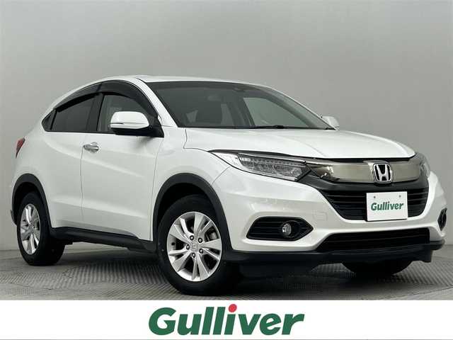 ホンダ ヴェゼル X ホンダセンシング 道央・札幌 2020(令2)年 3.3万km プラチナホワイトパール ・4WD/・コンフォートビューパッケージ/・純正SDナビ/・CD/DVD/SD/BT/フルセグ/・バックカメラ/・ビルトインETC/・ホンダセンシング/・衝突軽減ブレーキ/・レーンキープアシスト/・アダプティブクルーズコントロール/・横滑り防止/・アイドリングストップ/・前席シートヒーター/・純正16インチAW/・社外16インチAW冬タイヤ積込/・LEDヘッドライト/・オートライト/・プッシュスタート/・スマートキー/・エンジンスターター後送/・純正フロアマット/・取扱説明書/・保証書